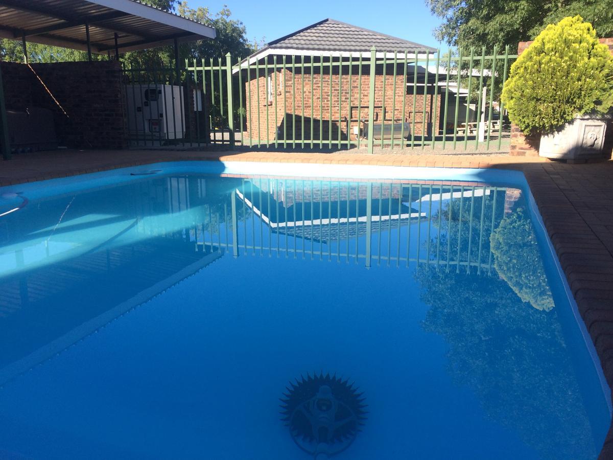 Sunset Chalets Colesberg Exterior photo