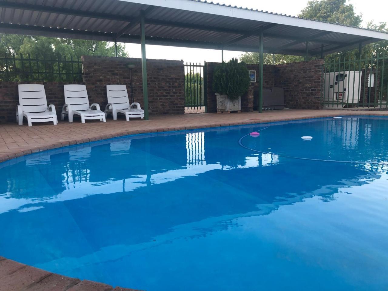 Sunset Chalets Colesberg Exterior photo